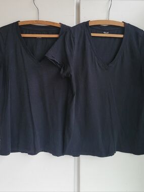 Madewell Whisper Cotton V Neck Tee Size M BUNDLE Black Cotton Basic